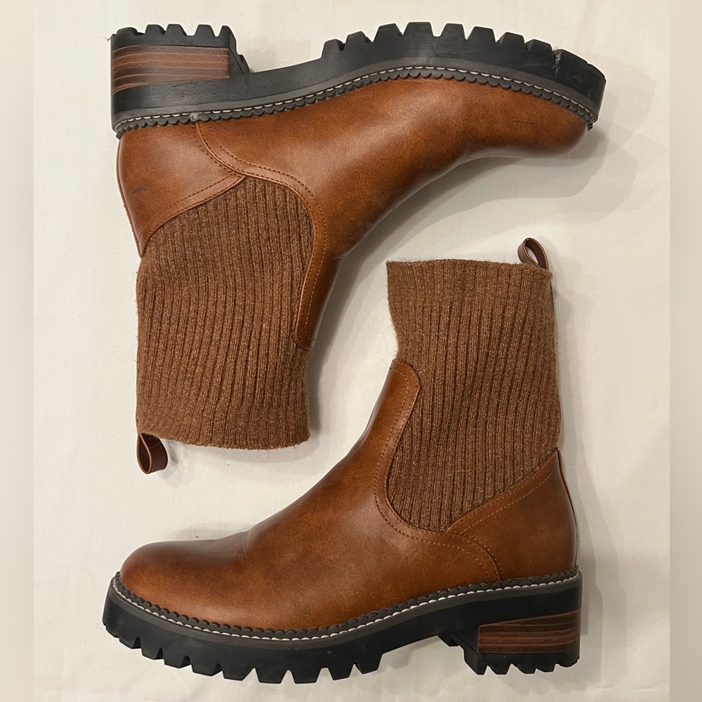 Brown women’s Chelsea boots, size 11, lug sole boots